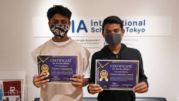 UIA delegates holding MUN certificates